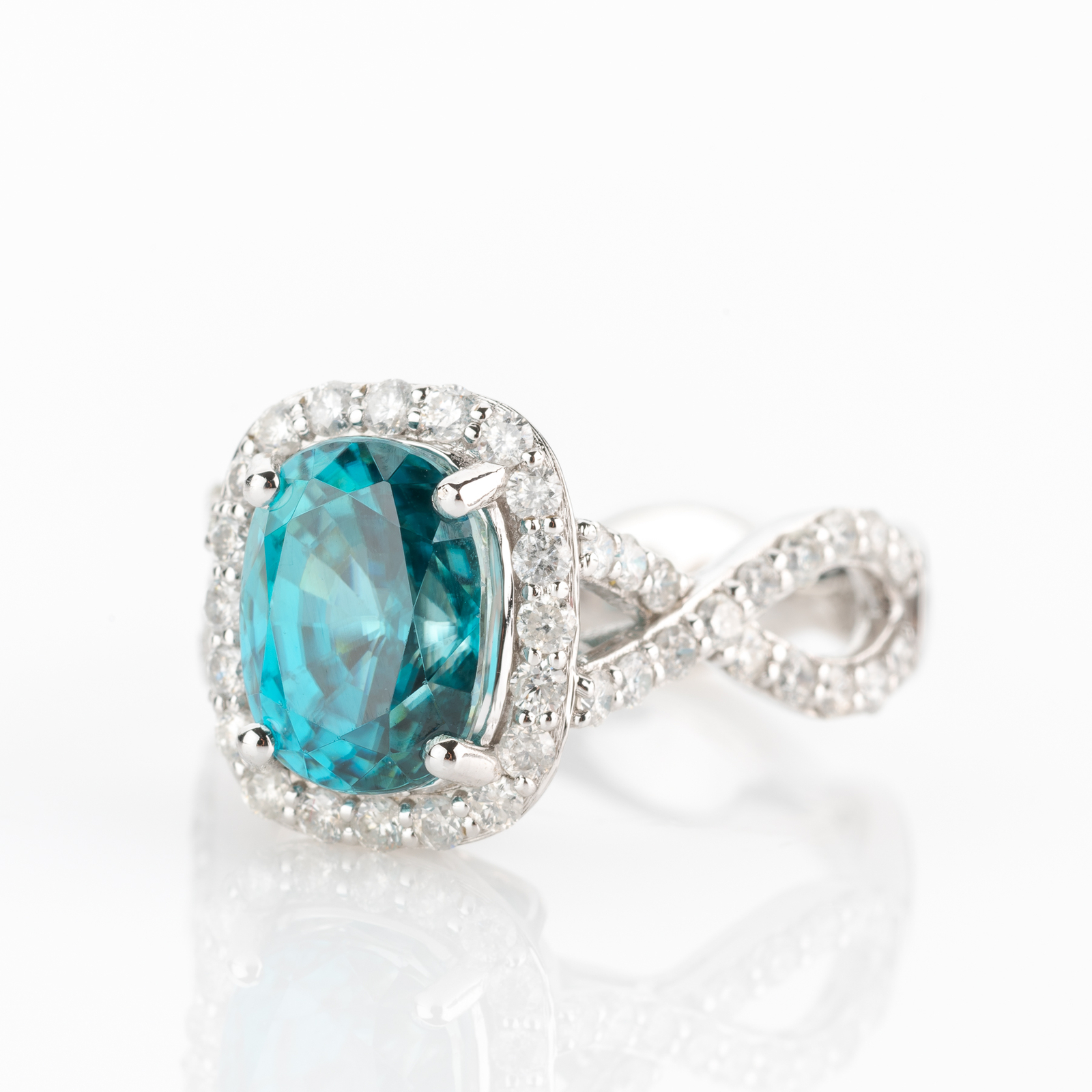 Fancy Women’s Ring (585 Gold) with Zircon and Brilliants