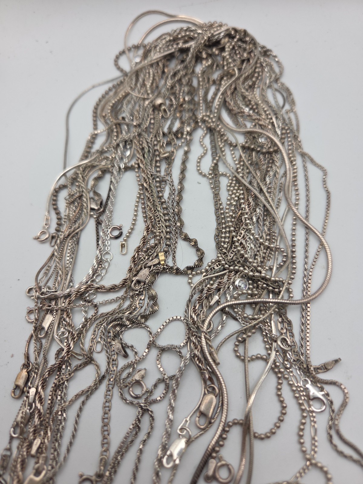 Lot Of 28 Vintage Sterling Silver 925 Necklaces Chains 153 Grams