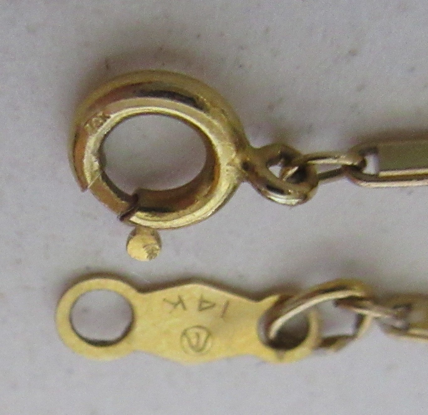 Vintage 14k Gold Chain Necklace 29″ long, 2.80 grams, very fine