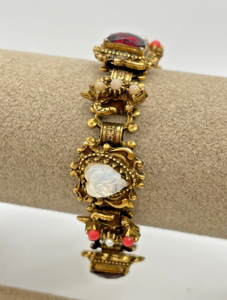 VTG Victorian Revival Fleur De Lis rhinestone faux pearl book link bracelet