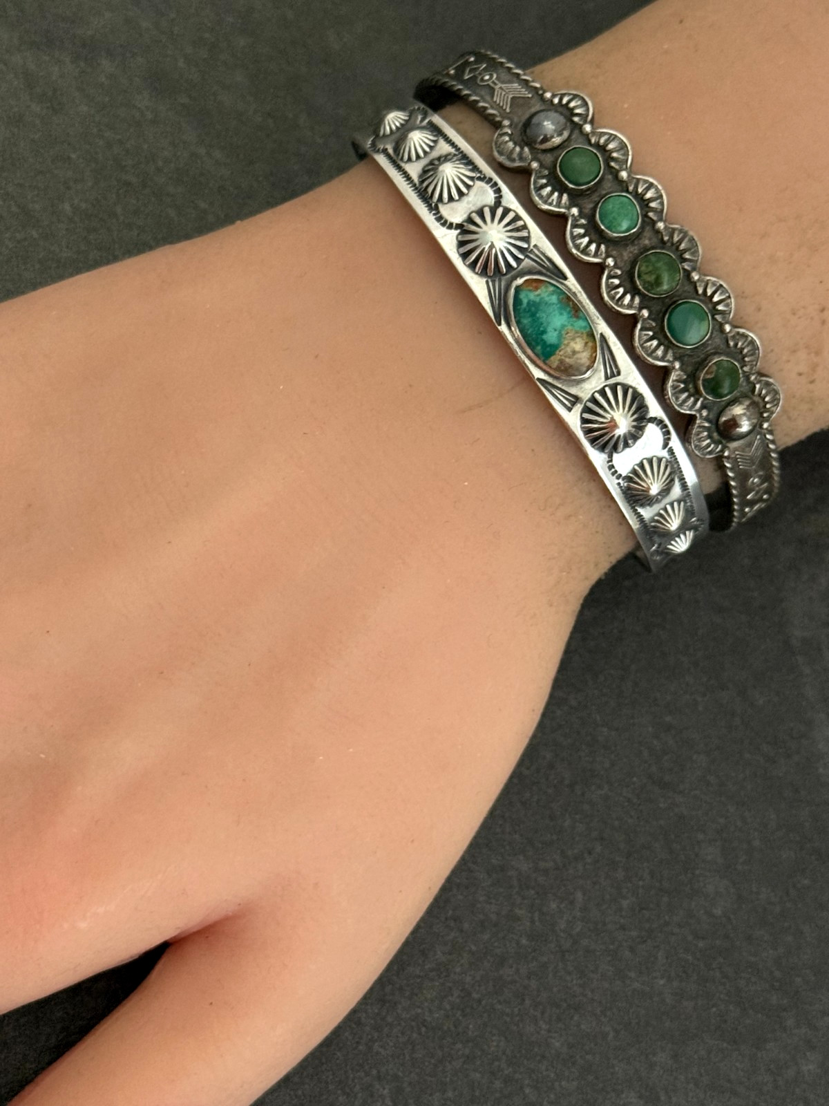 Vintage FRED HARVEY ERA Navajo Turquoise FLUTED BUTTONS Silver Bracelet 6.5in