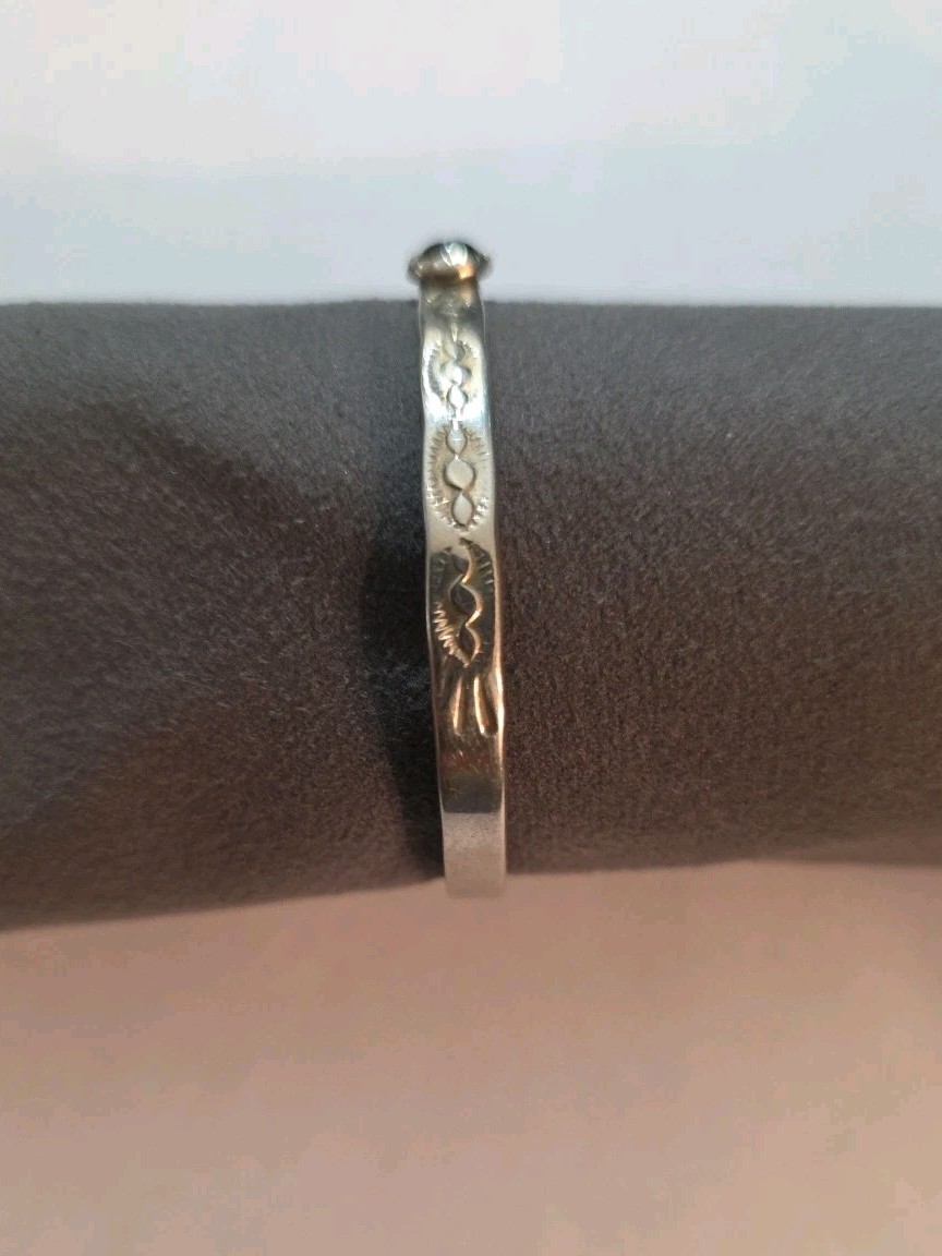 N.A. Navajo Cuff Bracelet Sterling Silver And Onyx Stone 6.5″