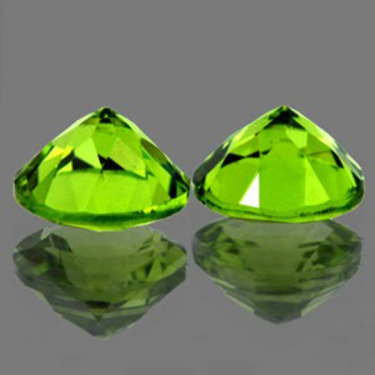 Green Peridot Round 7.00 mm 2 pieces, Flawless-VVS, Natural Loose Gemstone