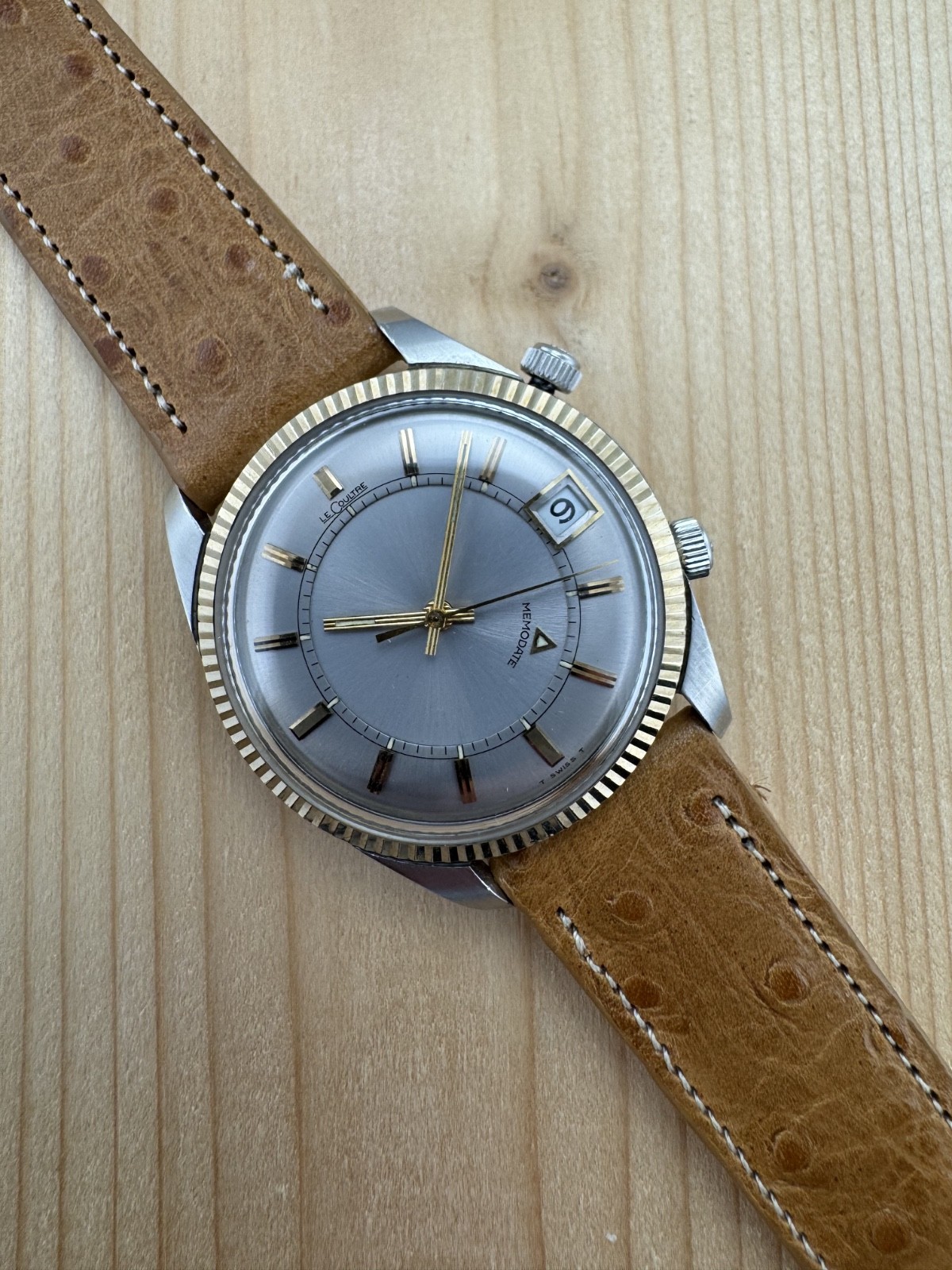 LECOULTRE MEMOVOX ALARM DATE STAINLESS STEEL AND GOLD-CAP 35MM HAND-WIND RARE!