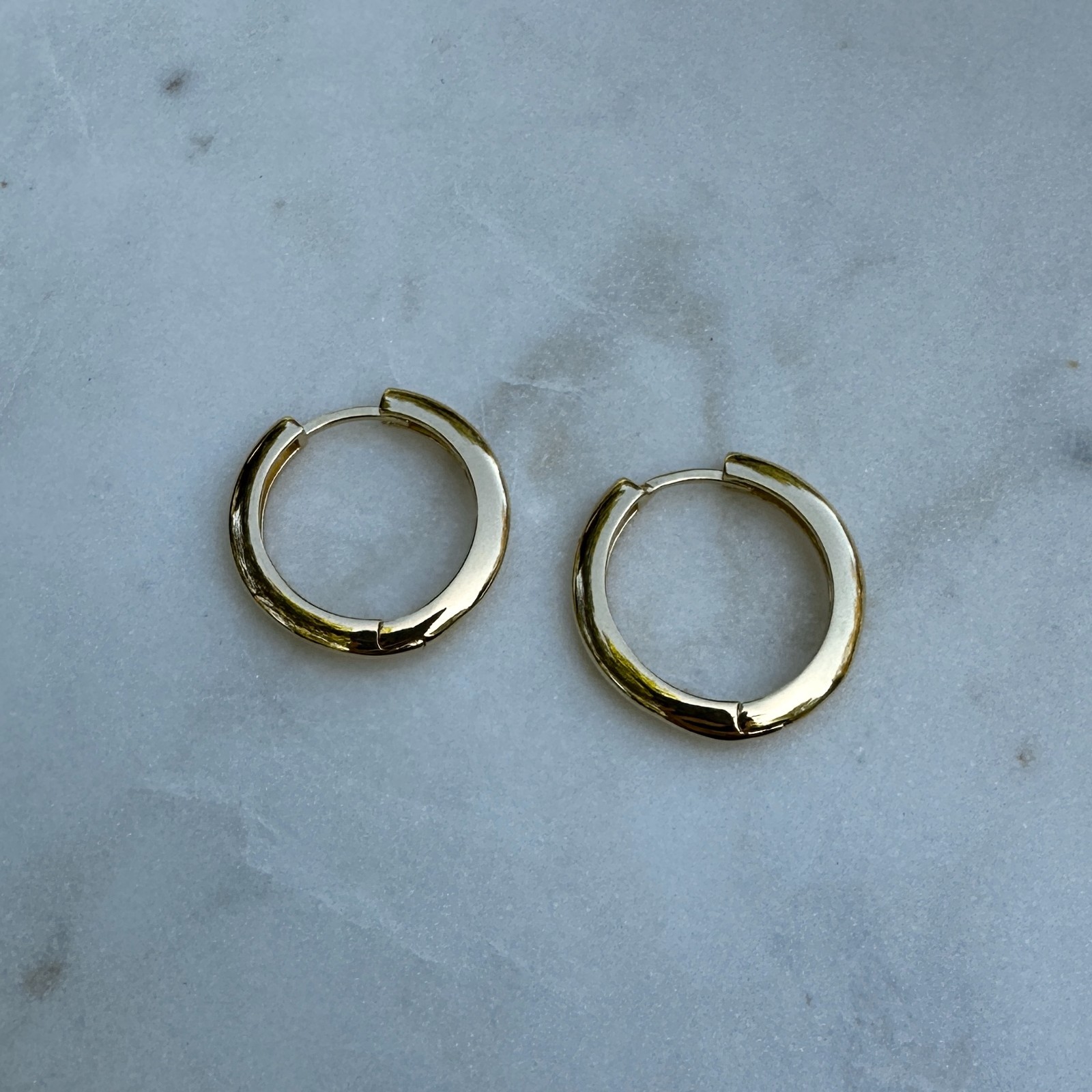 18K Gold Filled Lustrous Clicker Hoop Earrings
