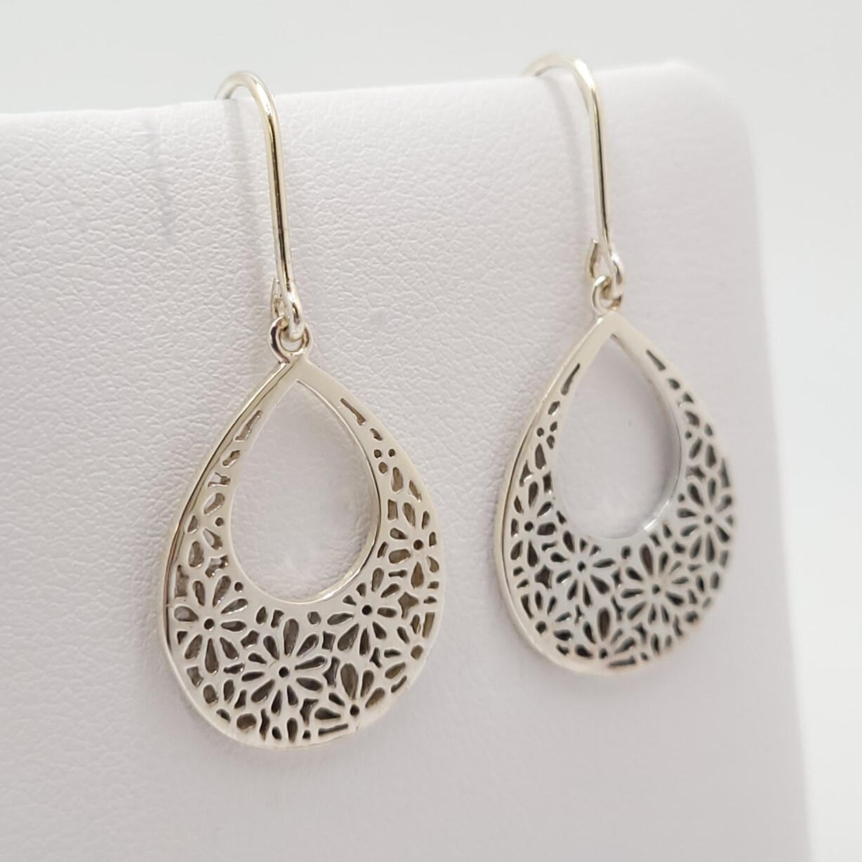 Pear Drop w/ Flower Cut Out Dangle Earrings .925 Sterling Silver – BS104