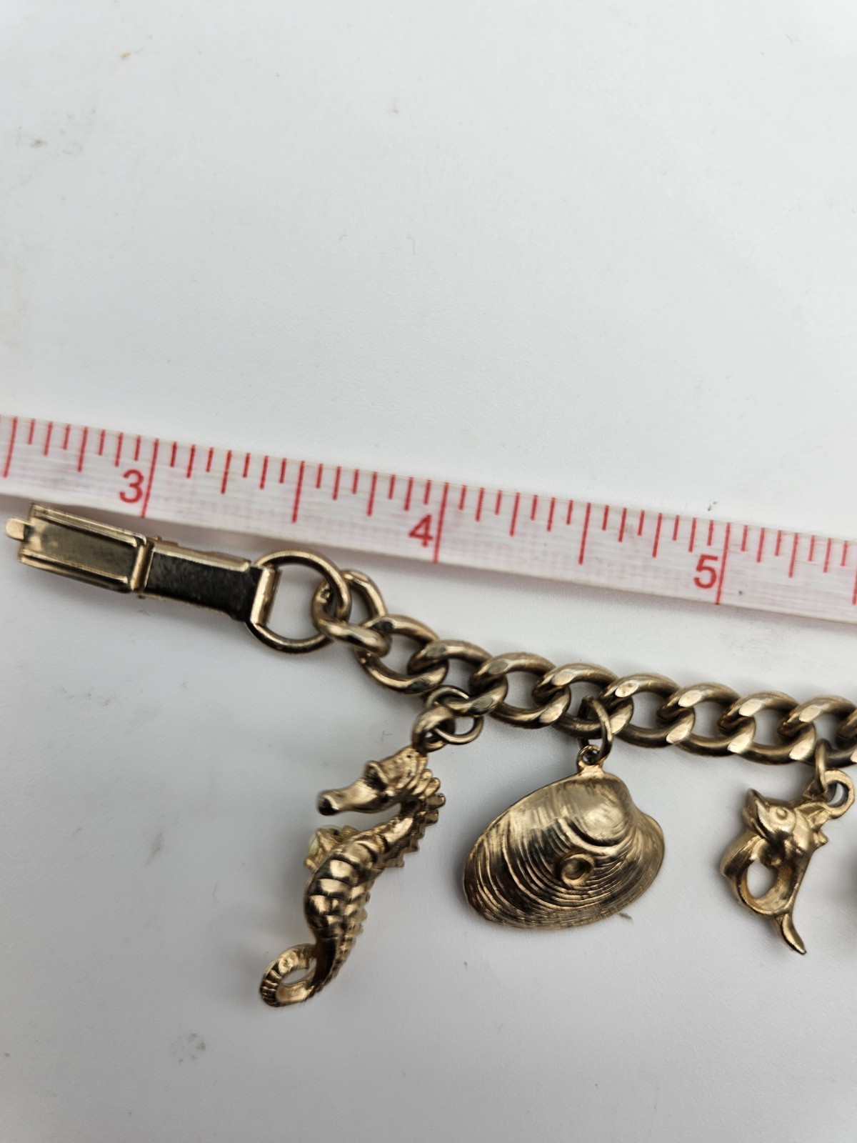 Vintage Gold Tone Sea Life Charm Bracelet 6.75″ Nautical Fish Starfish Seahorse
