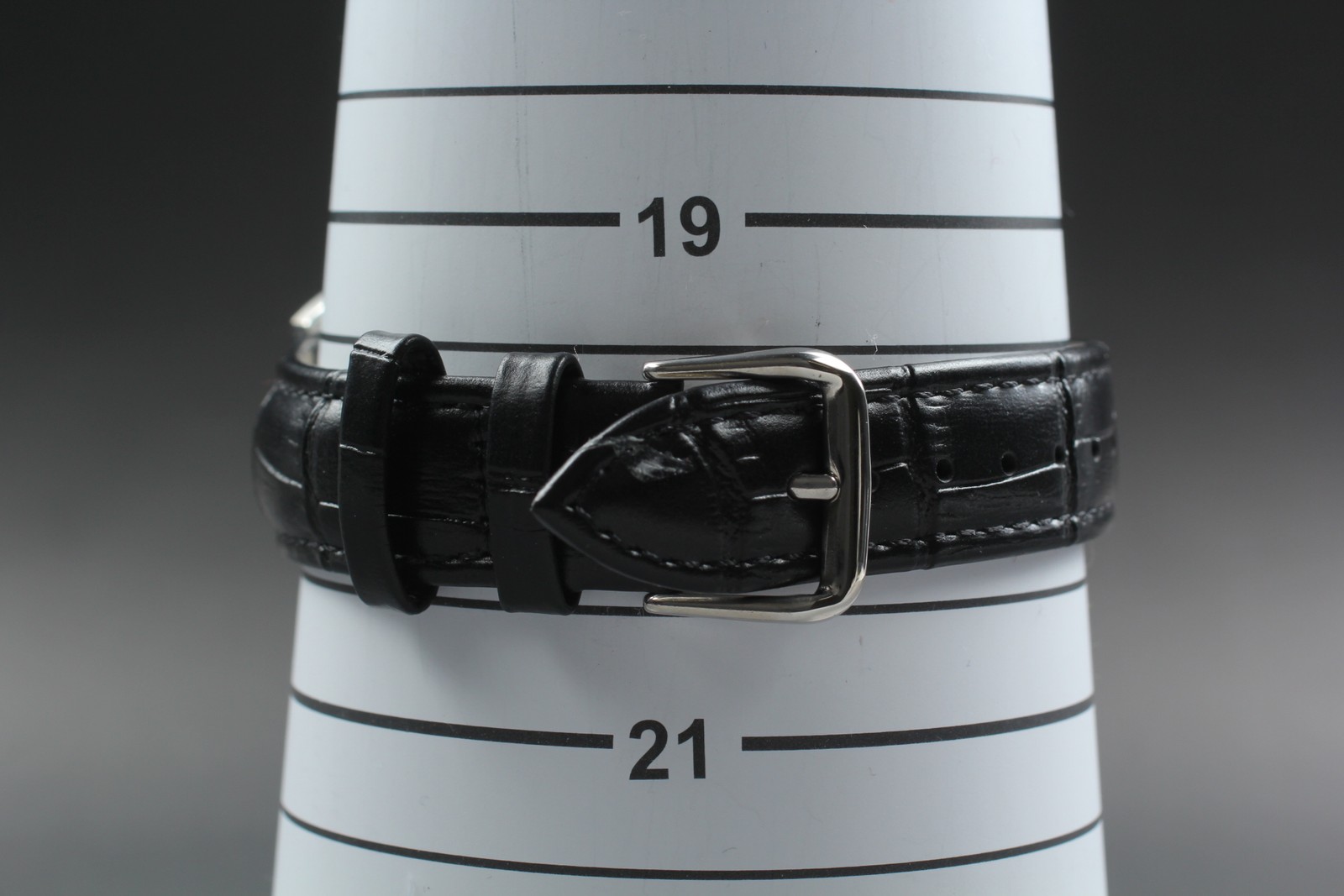 [Near MINT] Vintage Omega Cal.1370 Roman Dial Date Quartz Men’s Watch From JAPAN