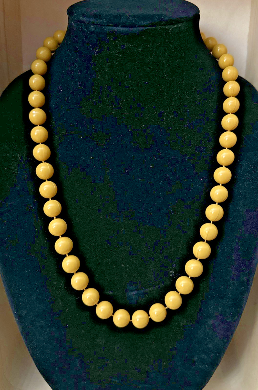 Vintage 24” Mustard Yellow Acrylic 12mm Beaded Necklace Bold Retro Spring Ring