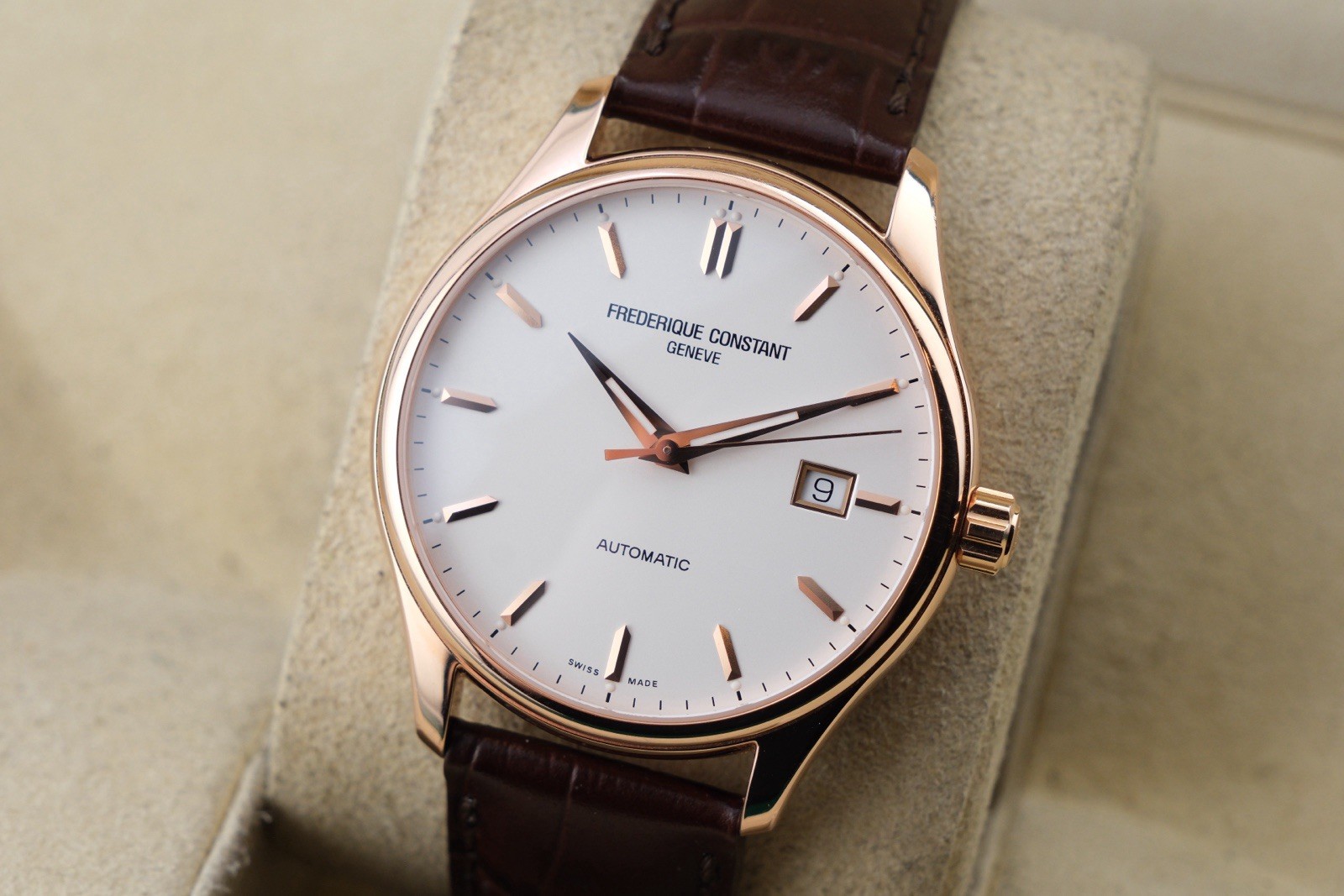 Frederique Constant White Dial FC-303V5B4 Men’s Watch Swiss Automatic 40mm MINT