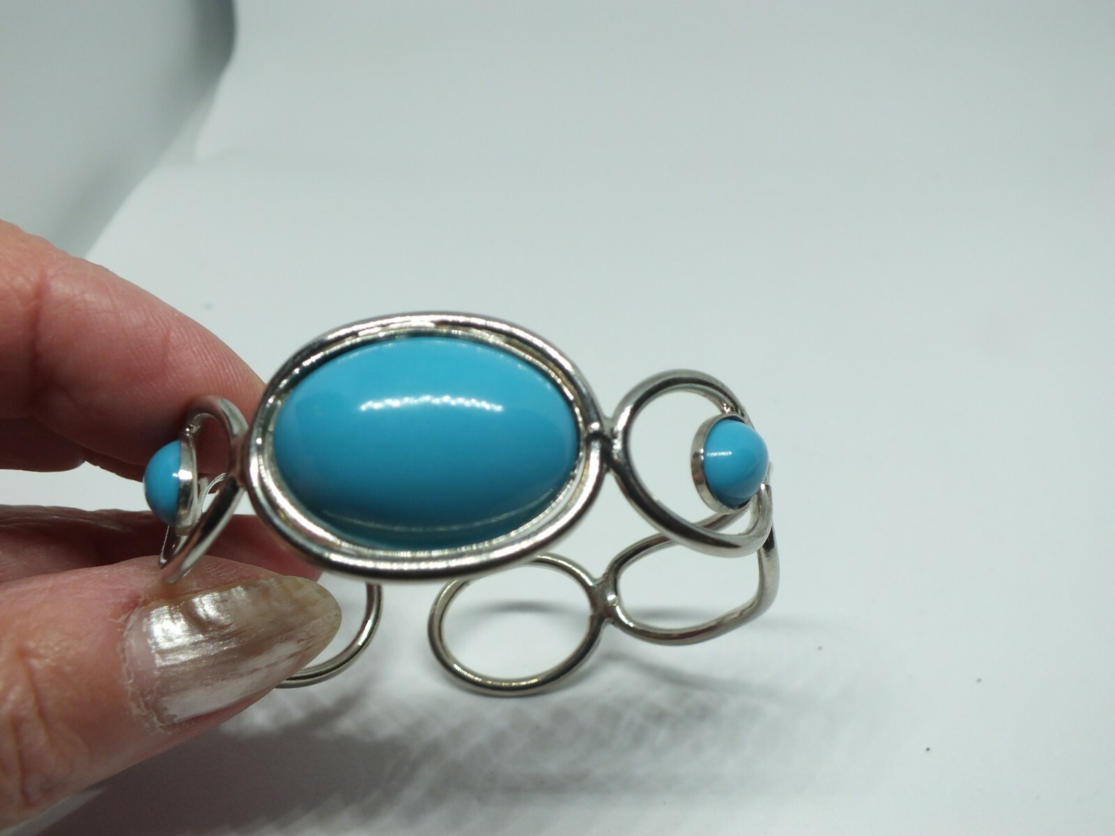 Beautiful Cuff Bracelet Silver Tone Turquoise Cabochons 7/8″ Wide x 2 1/4″ A ID
