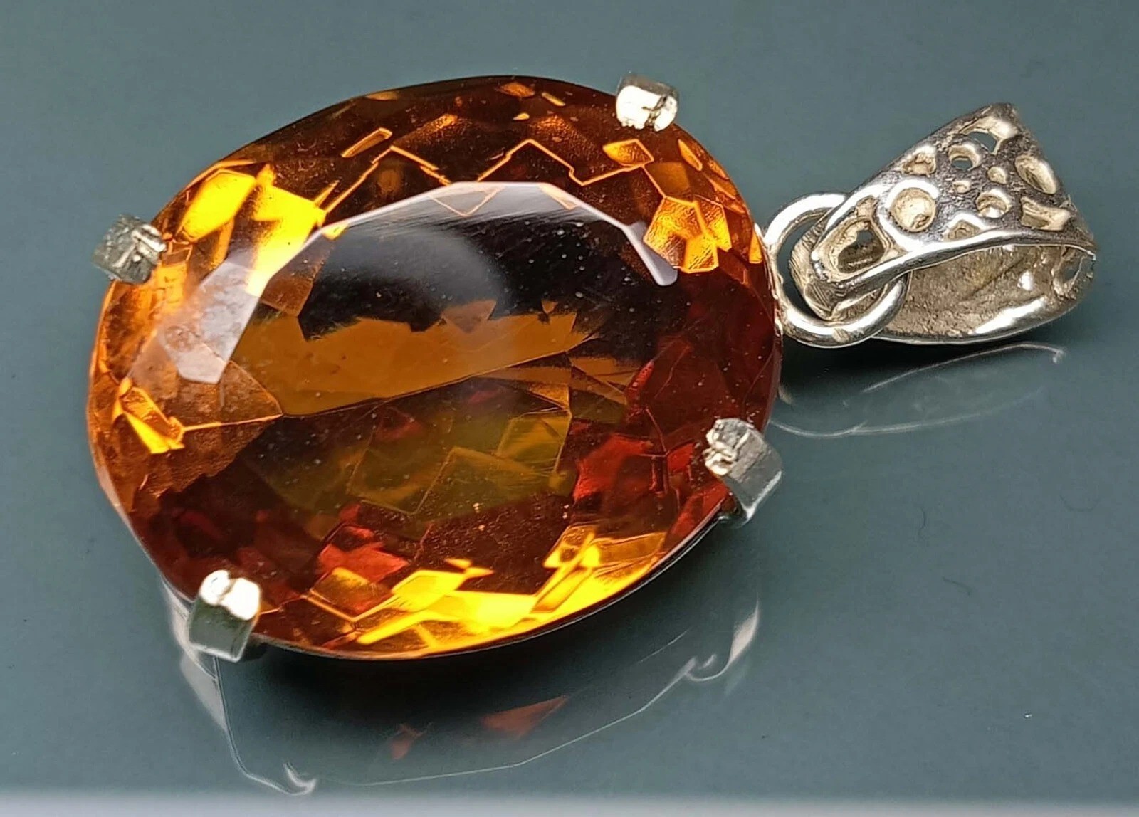 Pendant Alexandrite Oval Cut 60+ Ct Colour Change Natural EGL Certified Gemstone