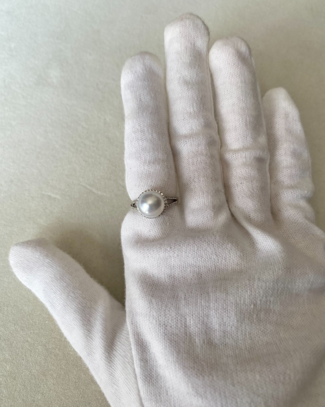 £960 Silver White Australian South Sea Pearl Ring 9.8mm Sparkling Halo S925