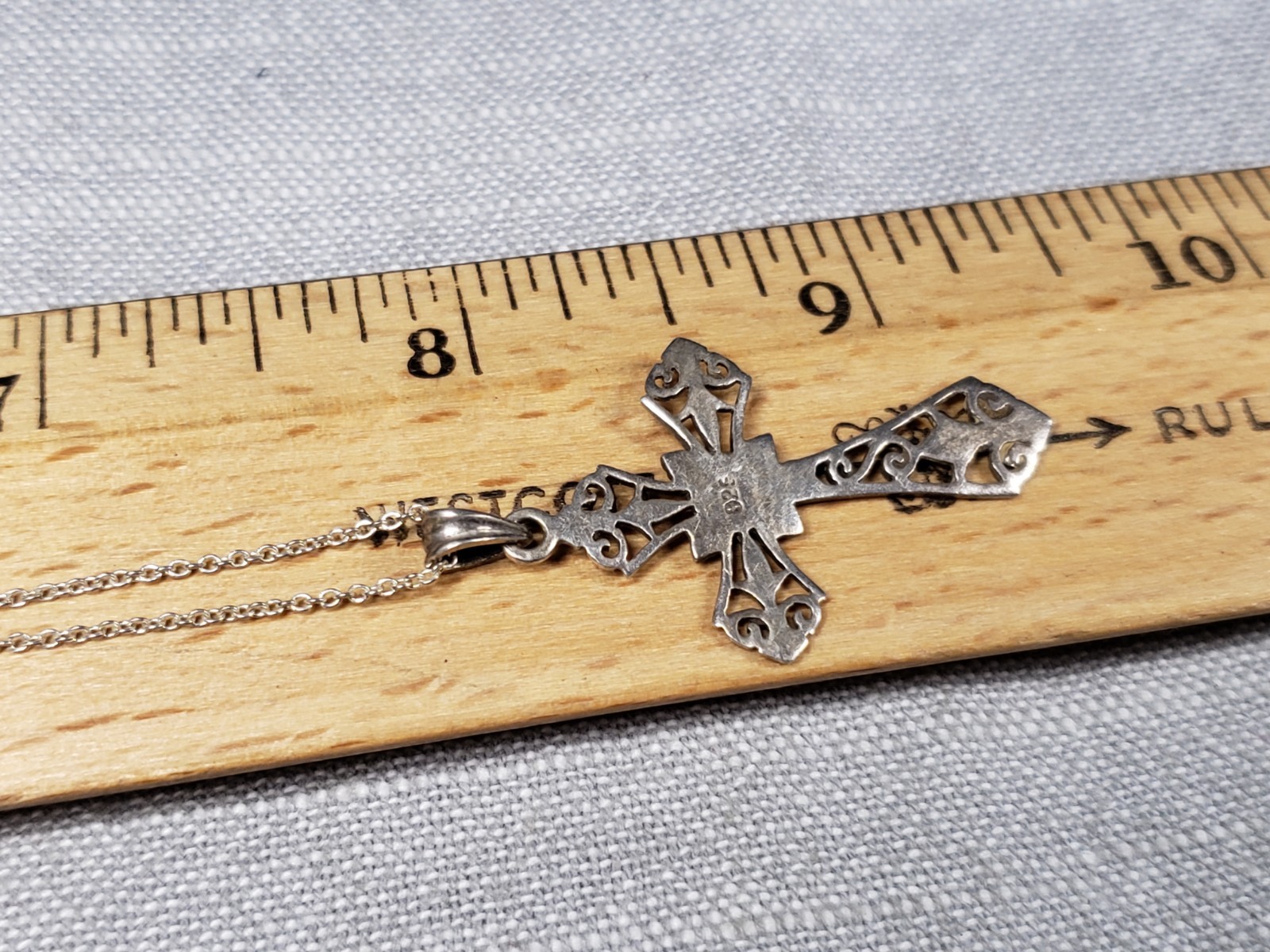 Beautifully Detailed Christian Cross 925 Sterling Silver Pendant & Necklace C41