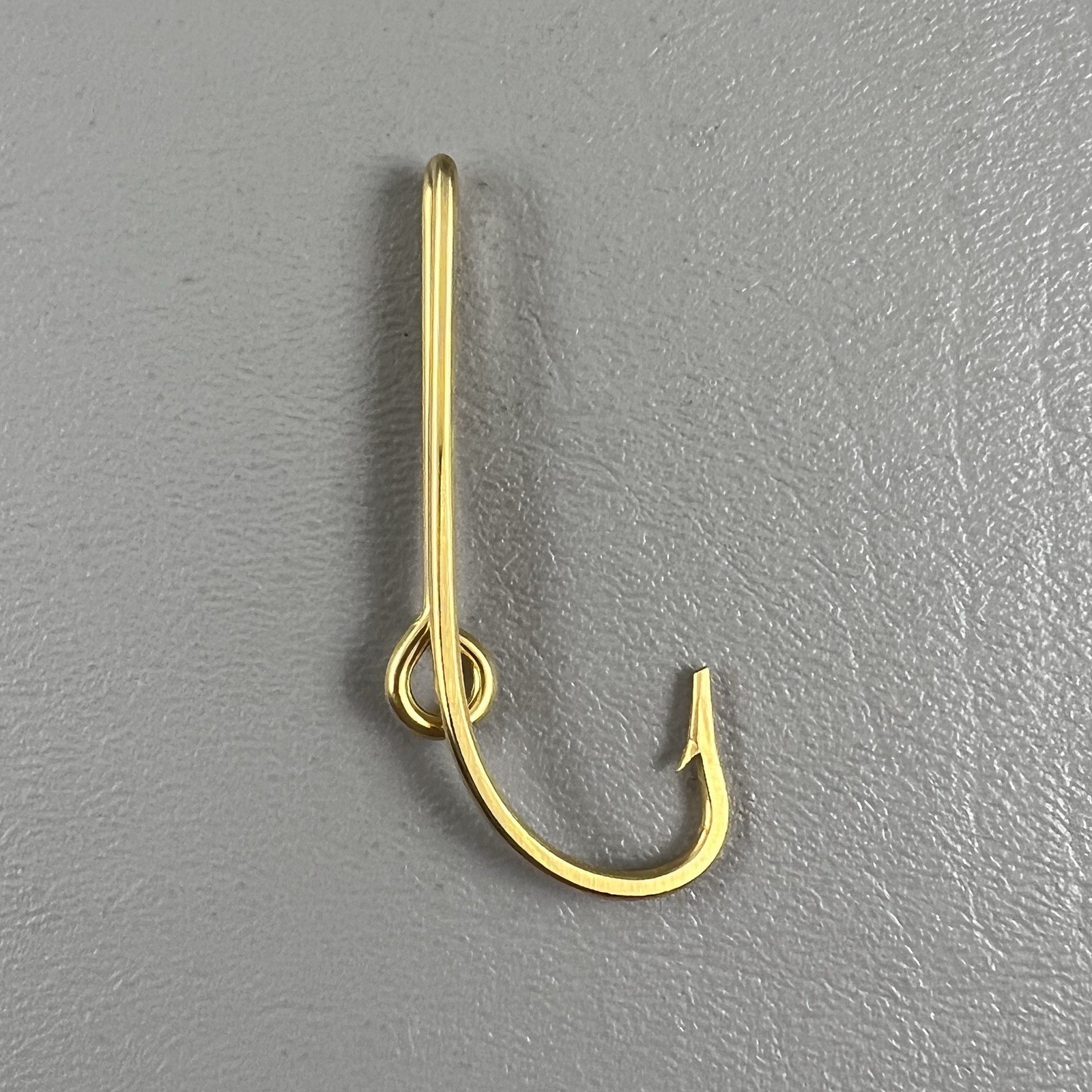 Vintage Gold Tone Fish Hook Metal Cap Brim Tie Bar Clasp 2.25″ Fisherman