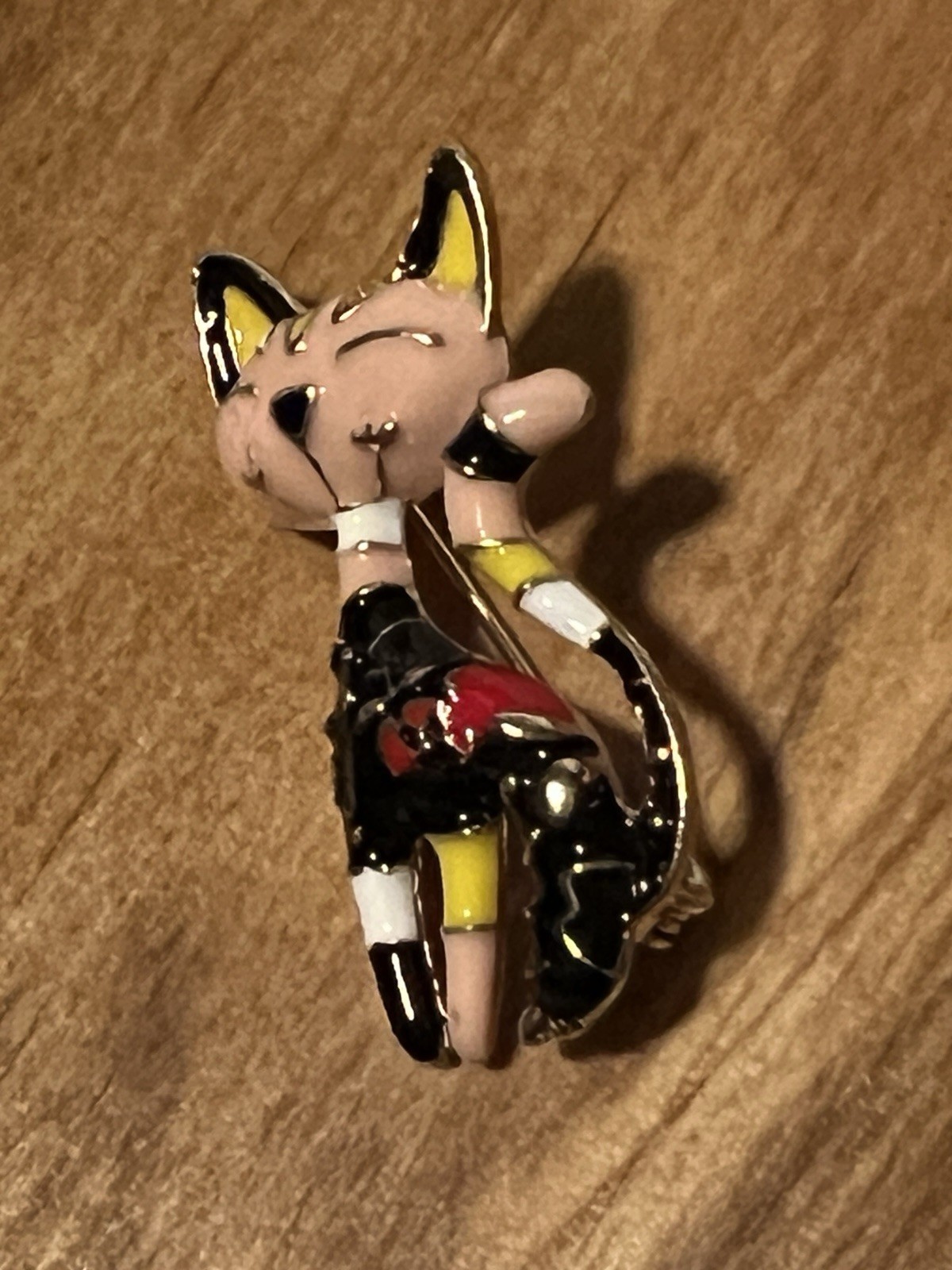 Black Red Yellow Gold Tone Metal Cat Brooch
