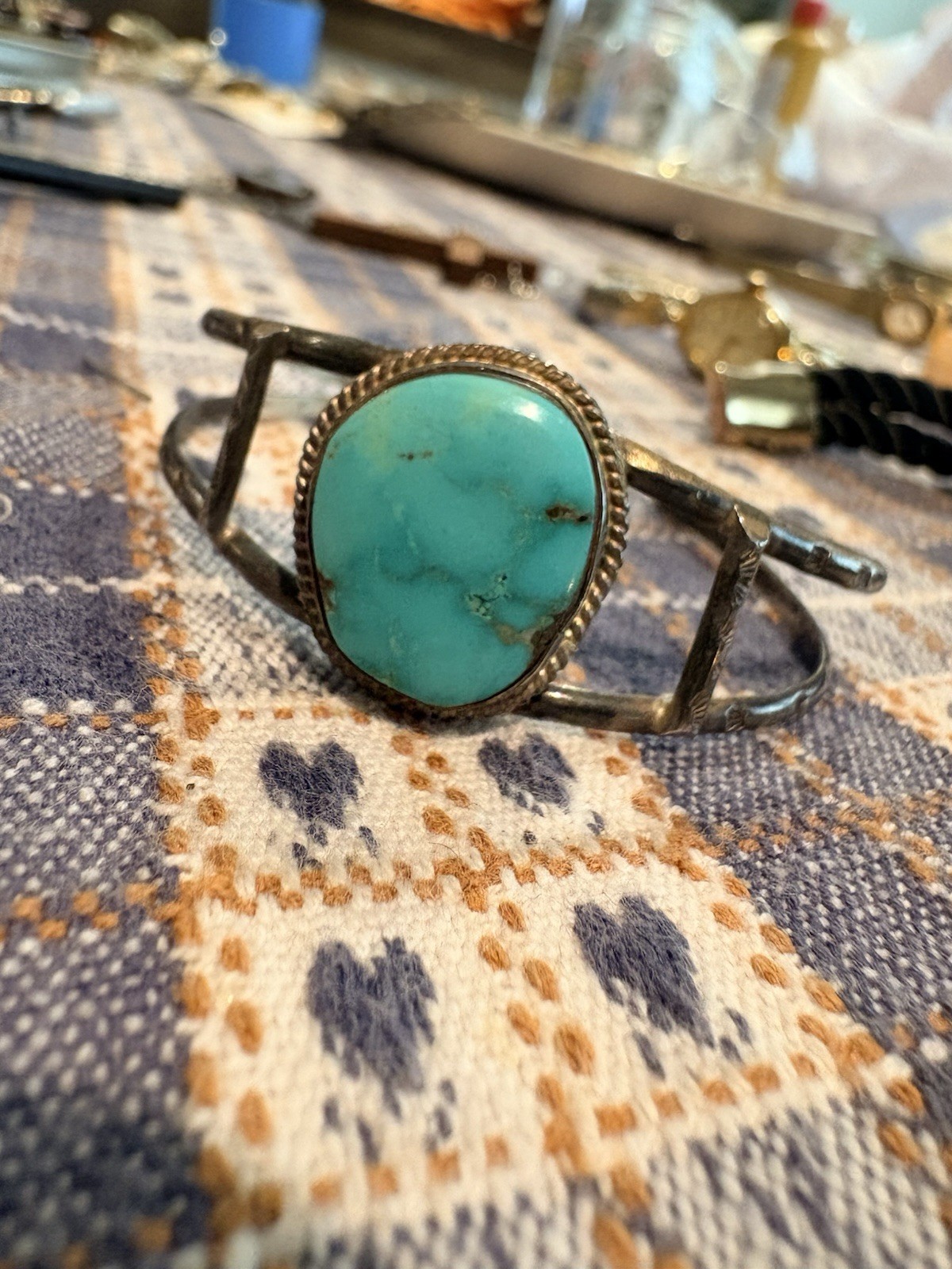 Vintage Indian Turquoise Pear Bezel-Set Silver Cuff Bracelet Unisex Ethnic