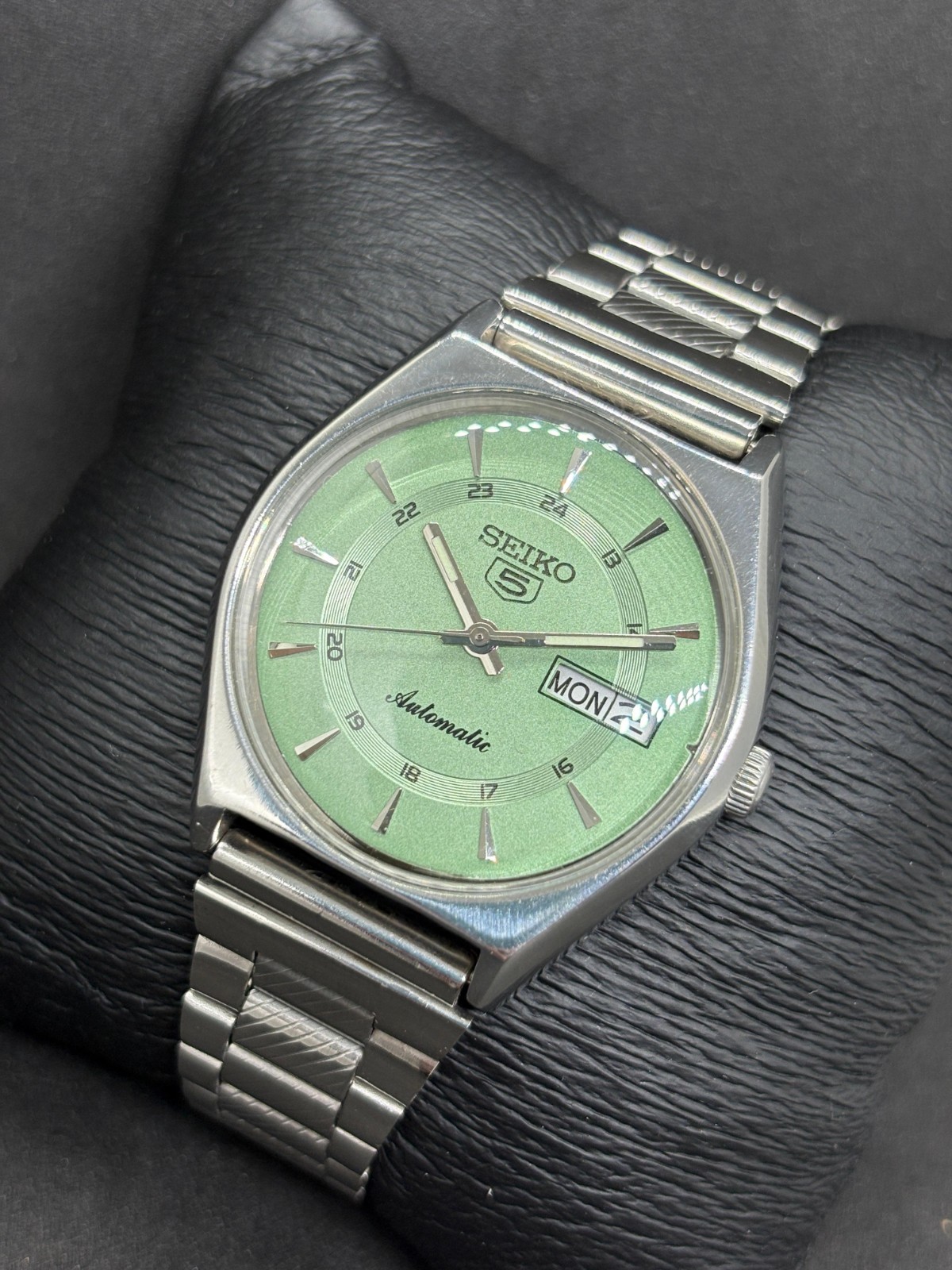 Vintage Seiko 5 Automatic 6309 Cal. Day/Date Japanese Men’s Wrist Watch