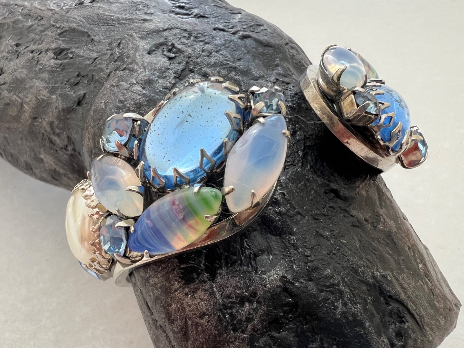A132 Vintage Juliana Blue Glass Givre Cabochon Pearl Silve Clamper Bracelet