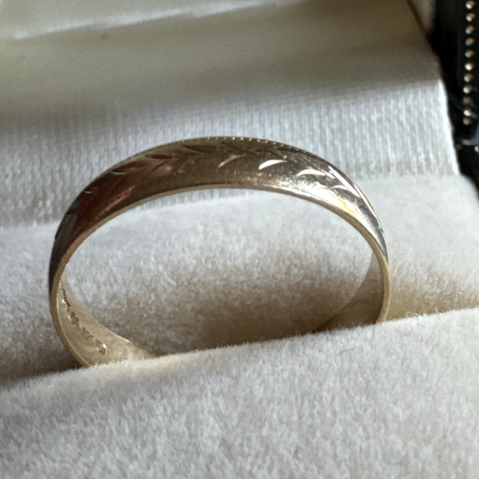 9ct Yellow Gold 375 Wheat Motif Wedding Band Ring Size L1/2 UK Hallmarked 3.6mm