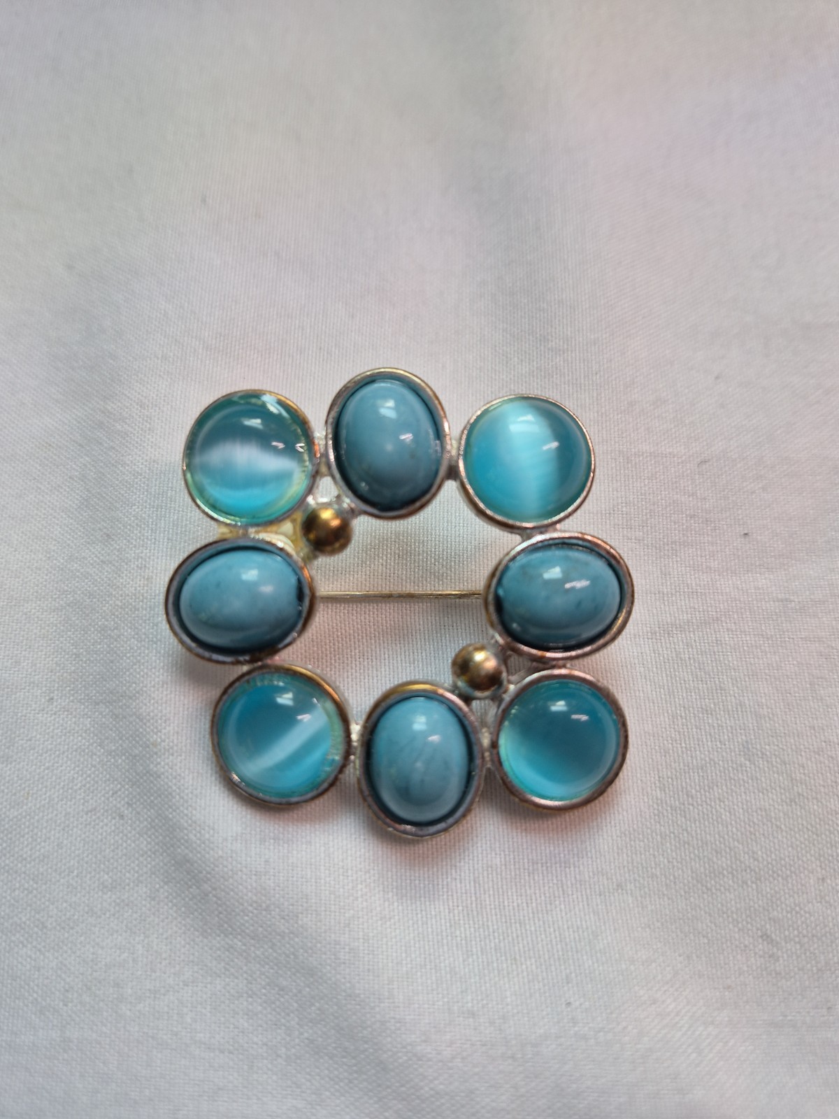 Vintage Brooches Lot Of Four