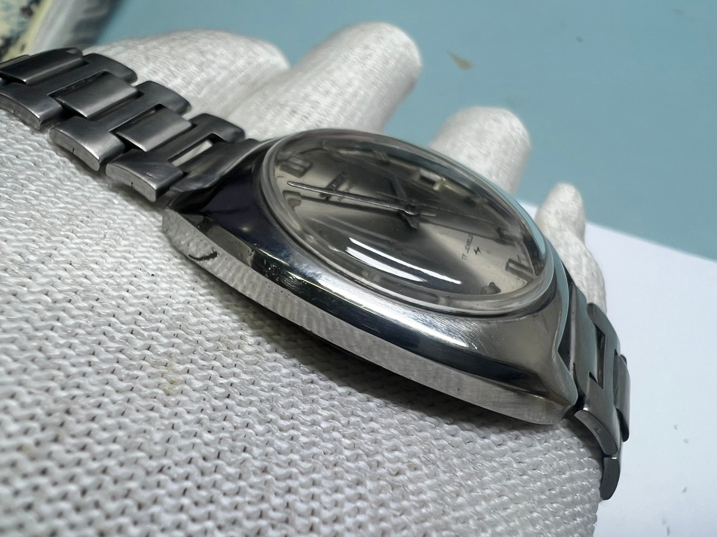 76. Seiko wristwatch 7005-8120 R date 37 mm running