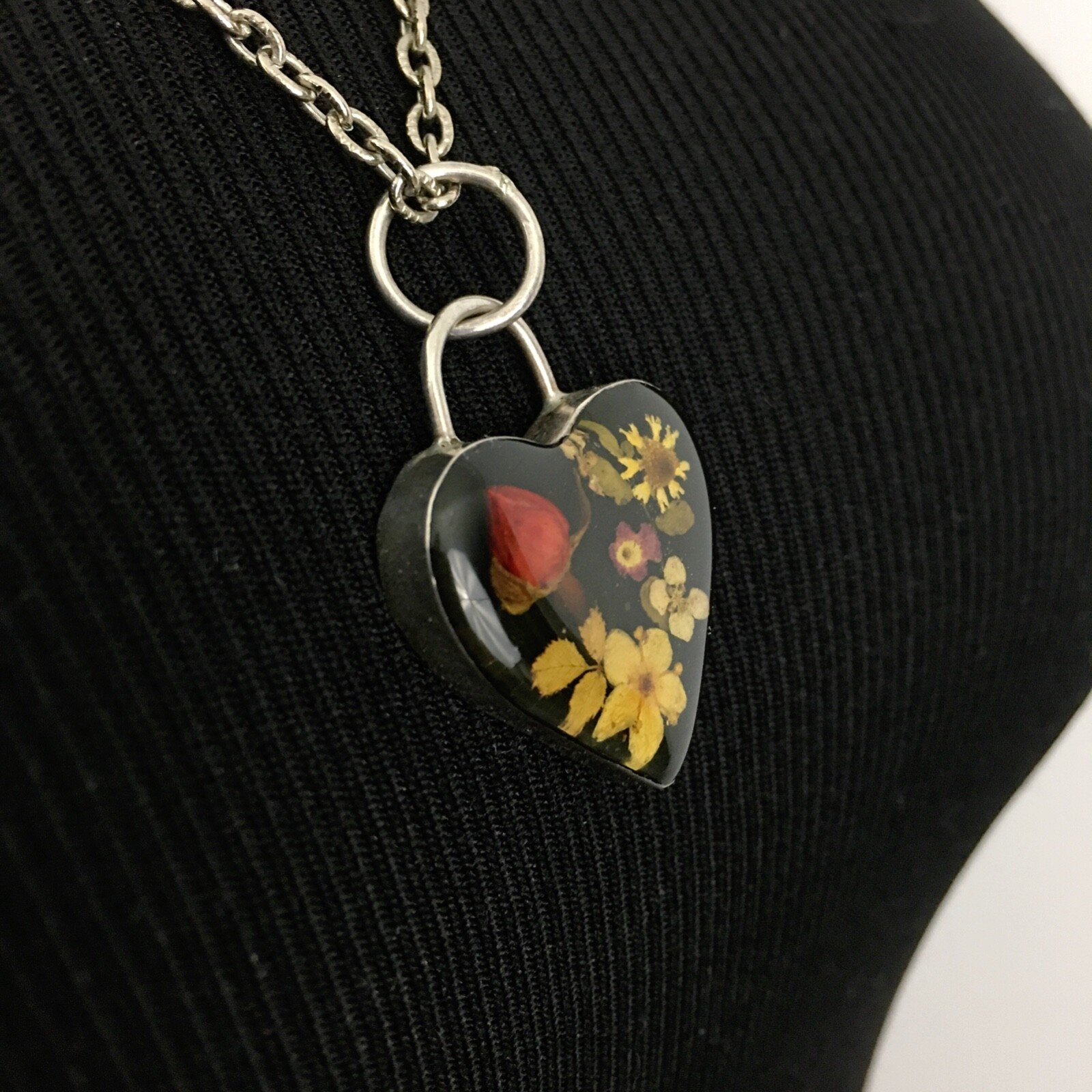 JULE dried flower necklace – sterling silver heart pendant on silver-tone chain