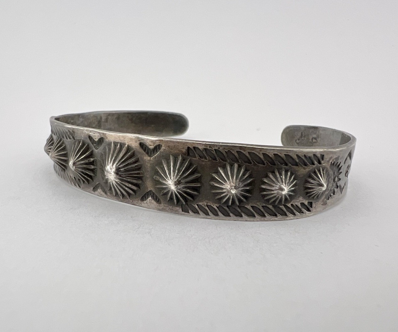 Early Fred Harvey Era Navajo Silver REPOUSSE Spike Stamped Arrow Cuff Bracelet