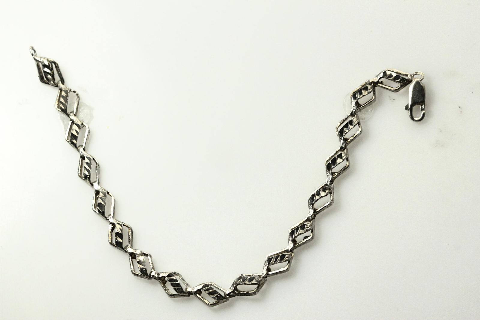 925 Sterling Silver 7.5″ Diamond Cut Kite Shaped Link Bracelet (BR3796)