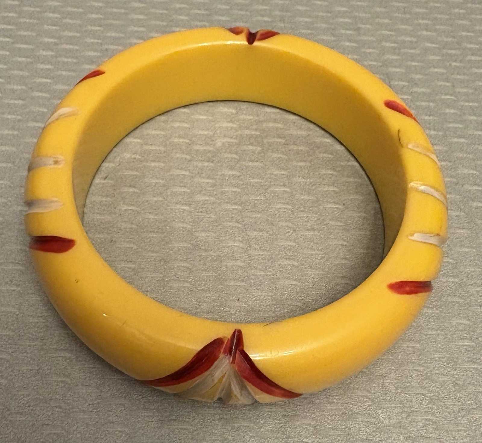 Vintage Egg Yolk Yellow Bakelite Bangle Art Deco Carved Painted Chunky TESTED