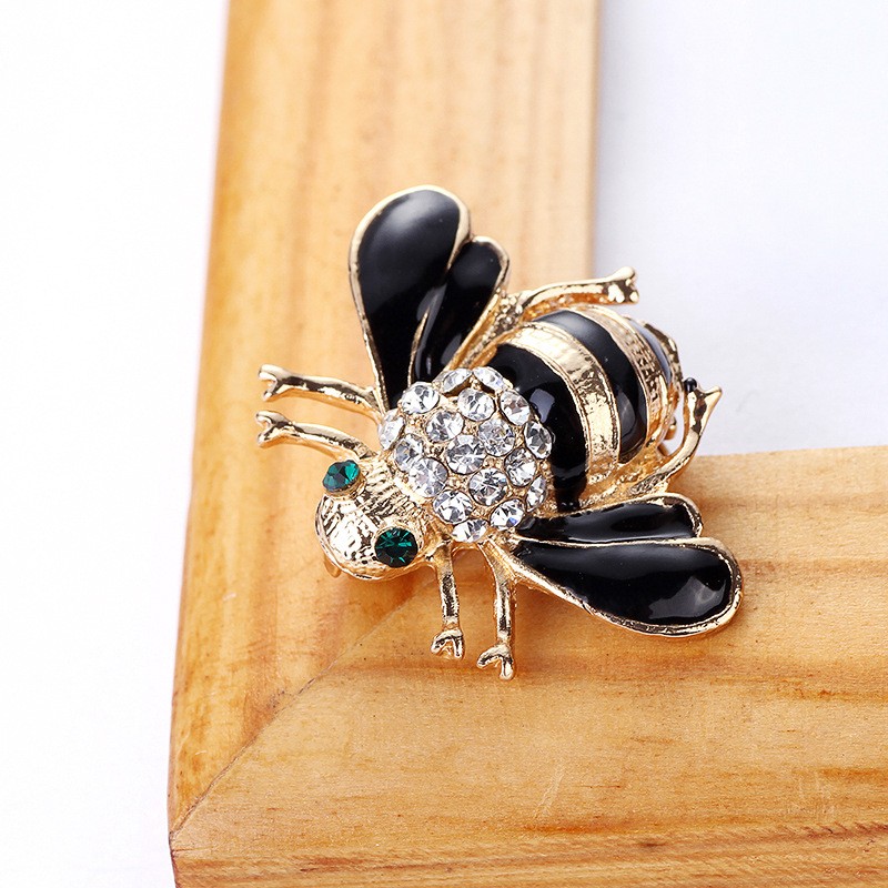 Cute bee brooch pin fashion jewellery gift for animal bee insect lover