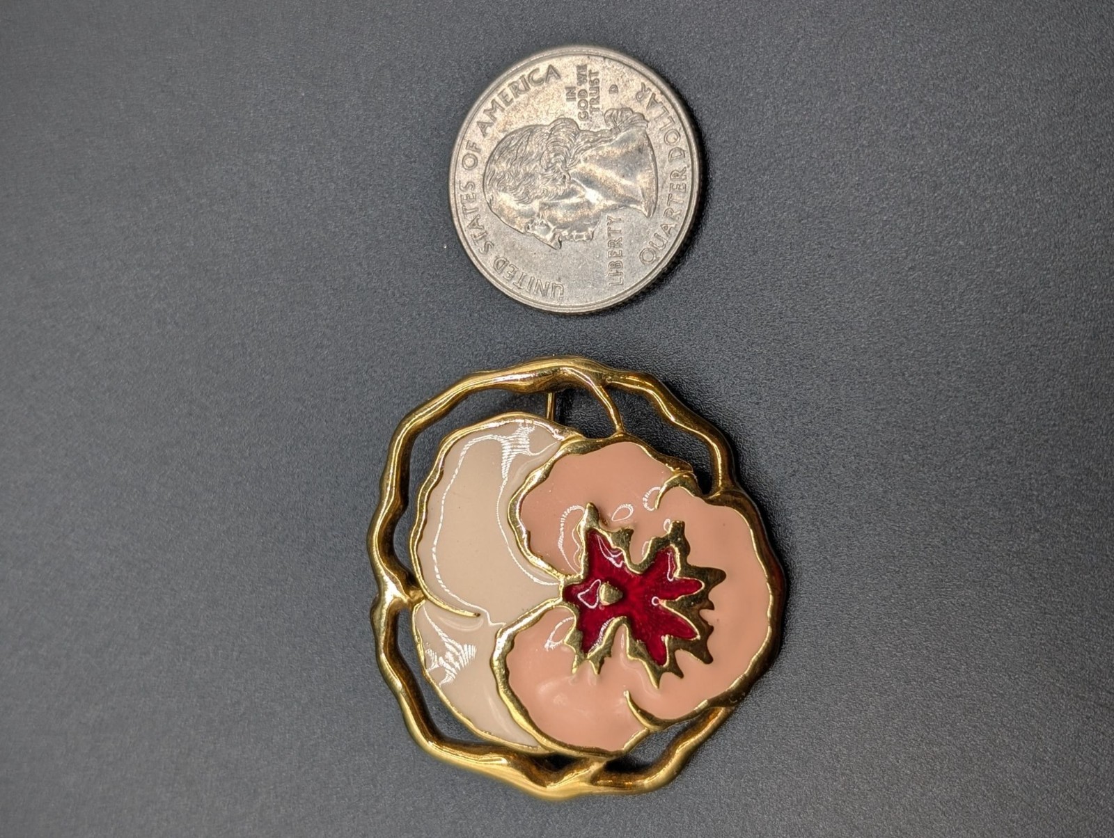 Set of 2 Flower Enamel Pins/Brooches Pink White Gold-tone Feminine Spring Summer