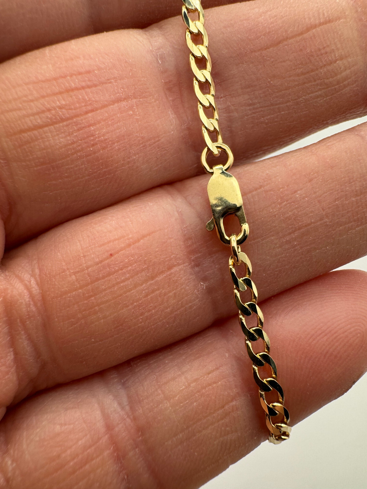 9ct Yellow Solid Gold 3.1mm Curb Link 16 Inch / 40cm Necklace (G80MC)