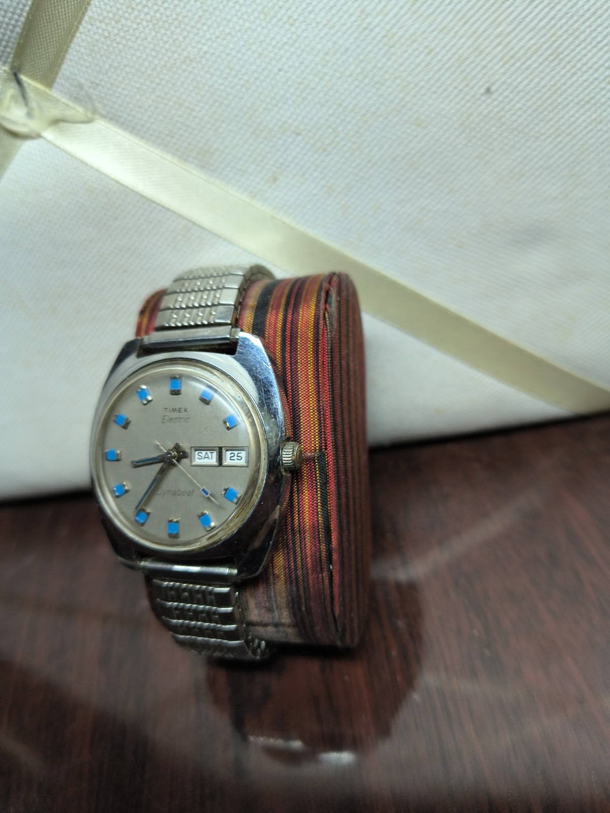 Vintage 1975 Timex Electric Dynabeat Watch Day Date Blue Markers Cushion Case