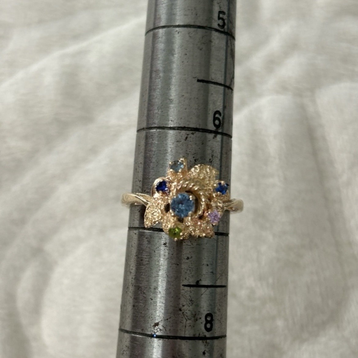 Vintage 10KT Gold Multi-Topaz GemstoneFlower Ring (Size 6.75)