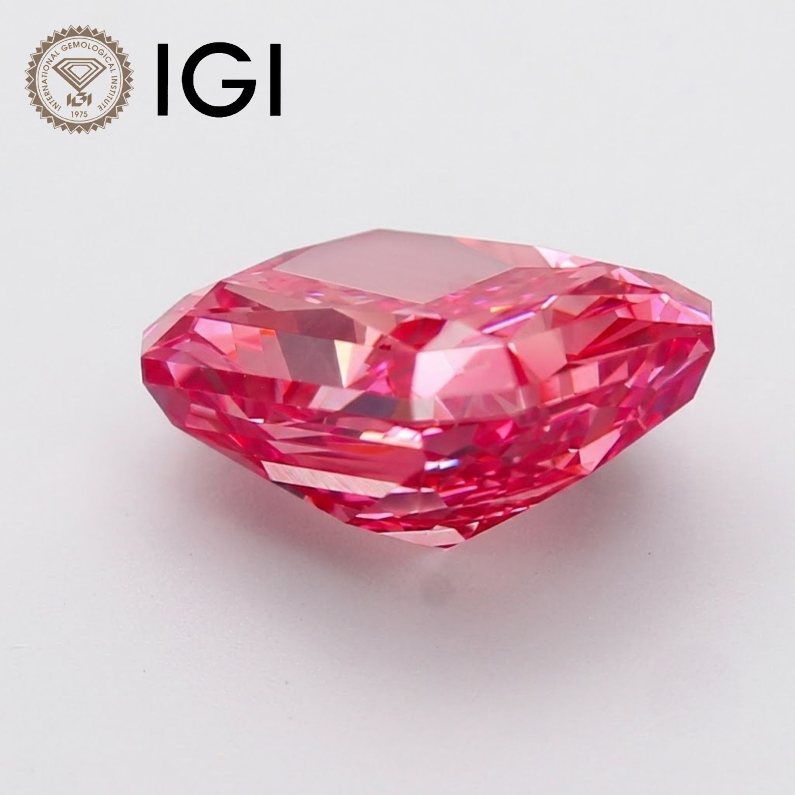 Radiant Lab Grown Diamond 2.52CT Fancy Vivid Pink VS2 IGI Loose