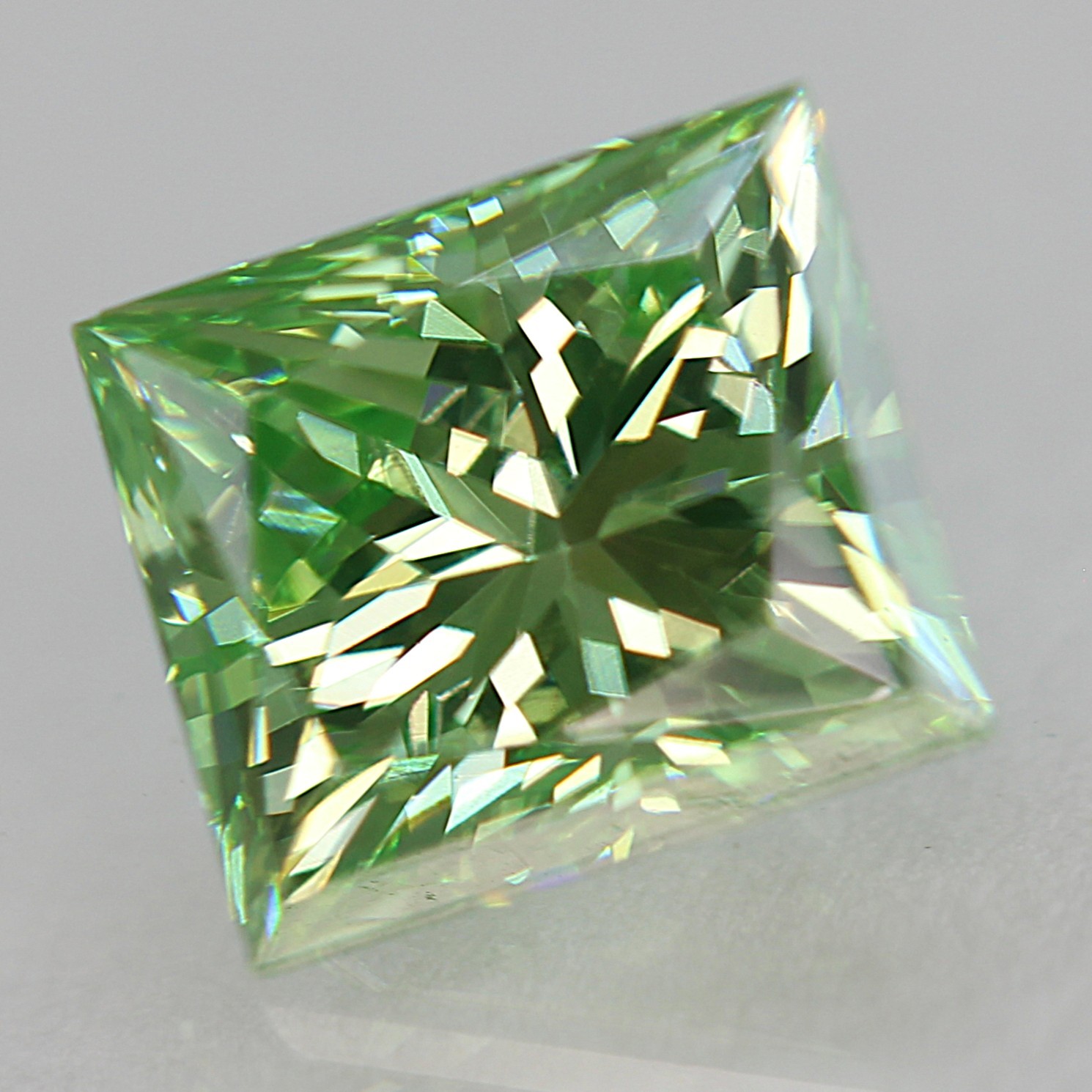 Cert 0.80 Carat Fancy Vivid Green VVS1 Princess Natural MINED Diamond 5.3×4.7mm