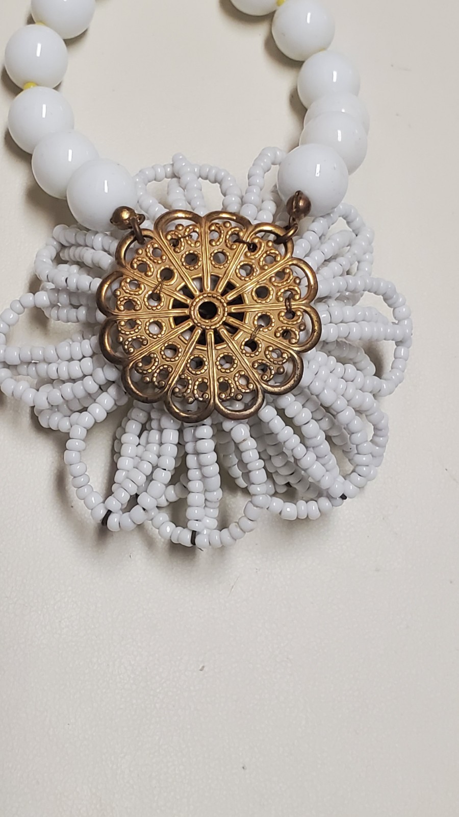 1970’s Miriam Haskell White Daisy Seed Bead Necklace With Side Clasp/tag