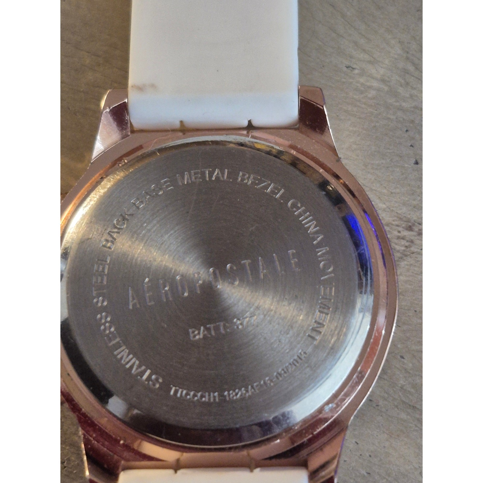 Aeropostale ladies sport watch rose gold tone accents stylish all ages New