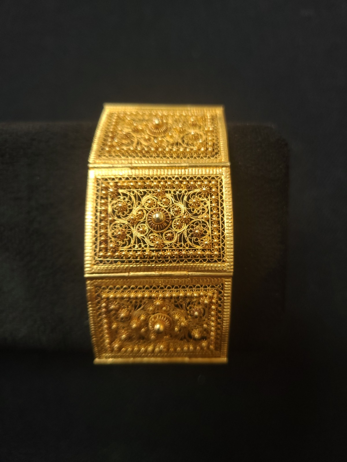 Absolutely Stunning Etruscan Revival 22kt Solid Yellow Gold bracelet, ca 1880’s