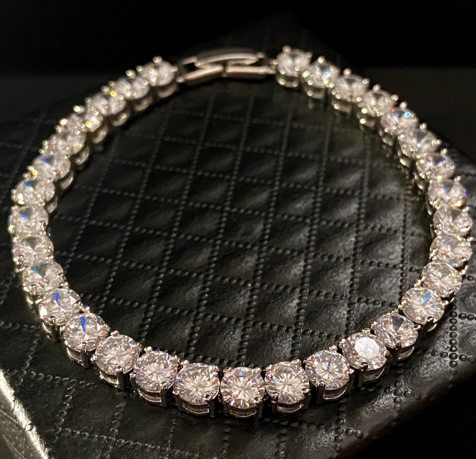 16 cwt Round Simulated Diamond Tennis Bracelet 18k White Gold Plated Over 7.5″