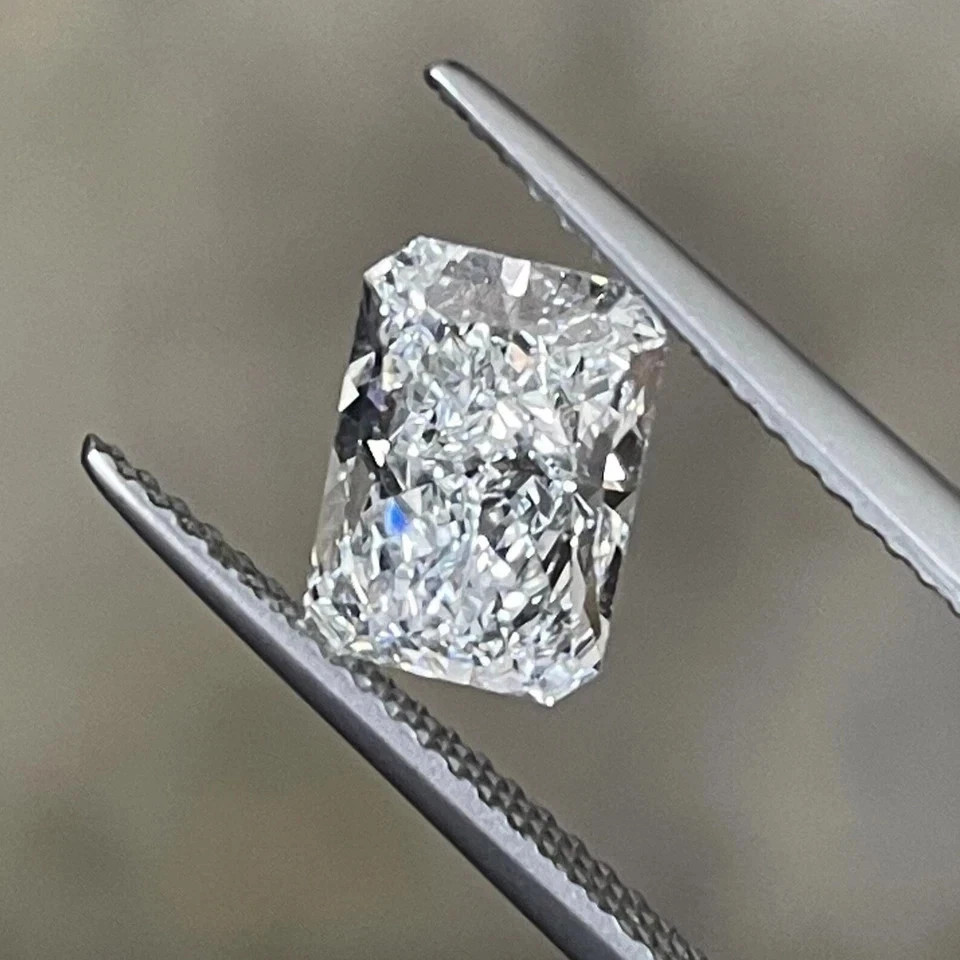 4.00 Ct Radiant Cut Lab Grown Diamond D Color VVS1 Clarity CVD Certified Loose