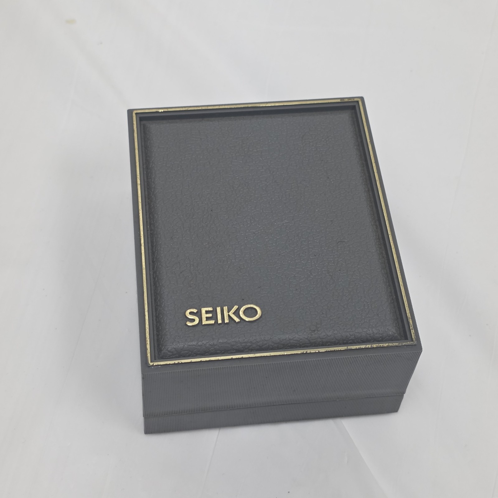 New Old Stock Vintage SEIKO 5Y39-5150 Quartz Analog Men’s Dress Tank Watch