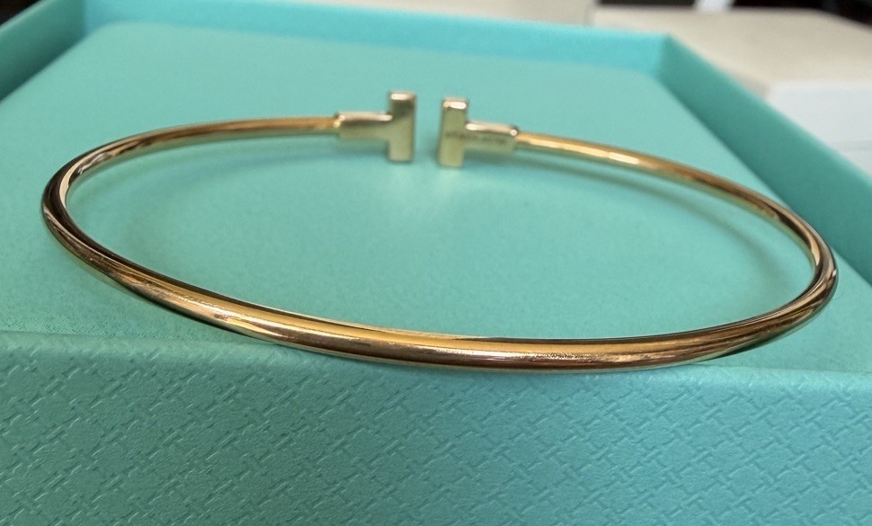 Tiffany & Co. Small T Wire Bracelet 18K Rose Gold Narrow 6.3 Inches