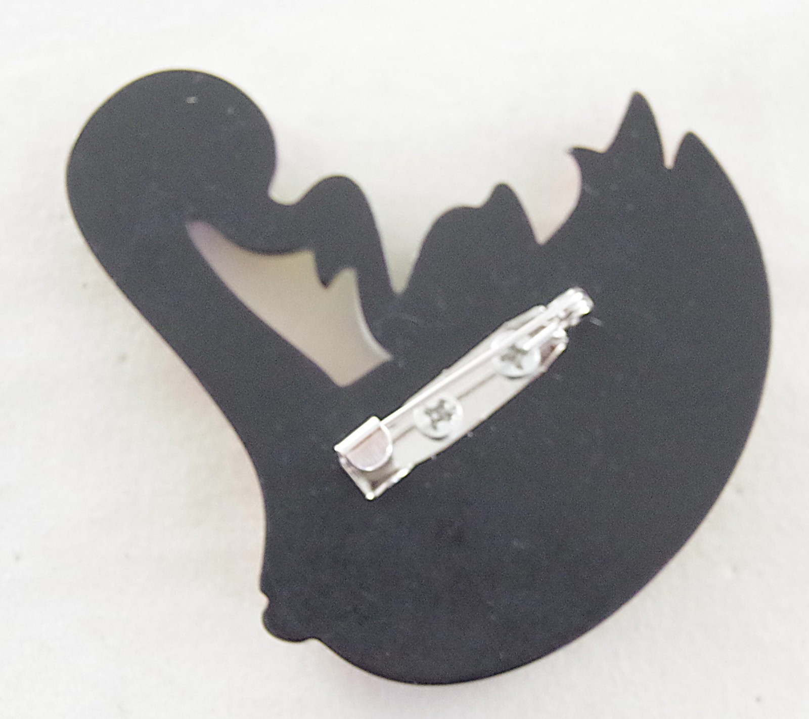 Cute! 2.5″ NWOT MOTHER & BABY SWAN BIRDS LAYERED ACRYLIC MOTHER’S DAY BROOCH PIN