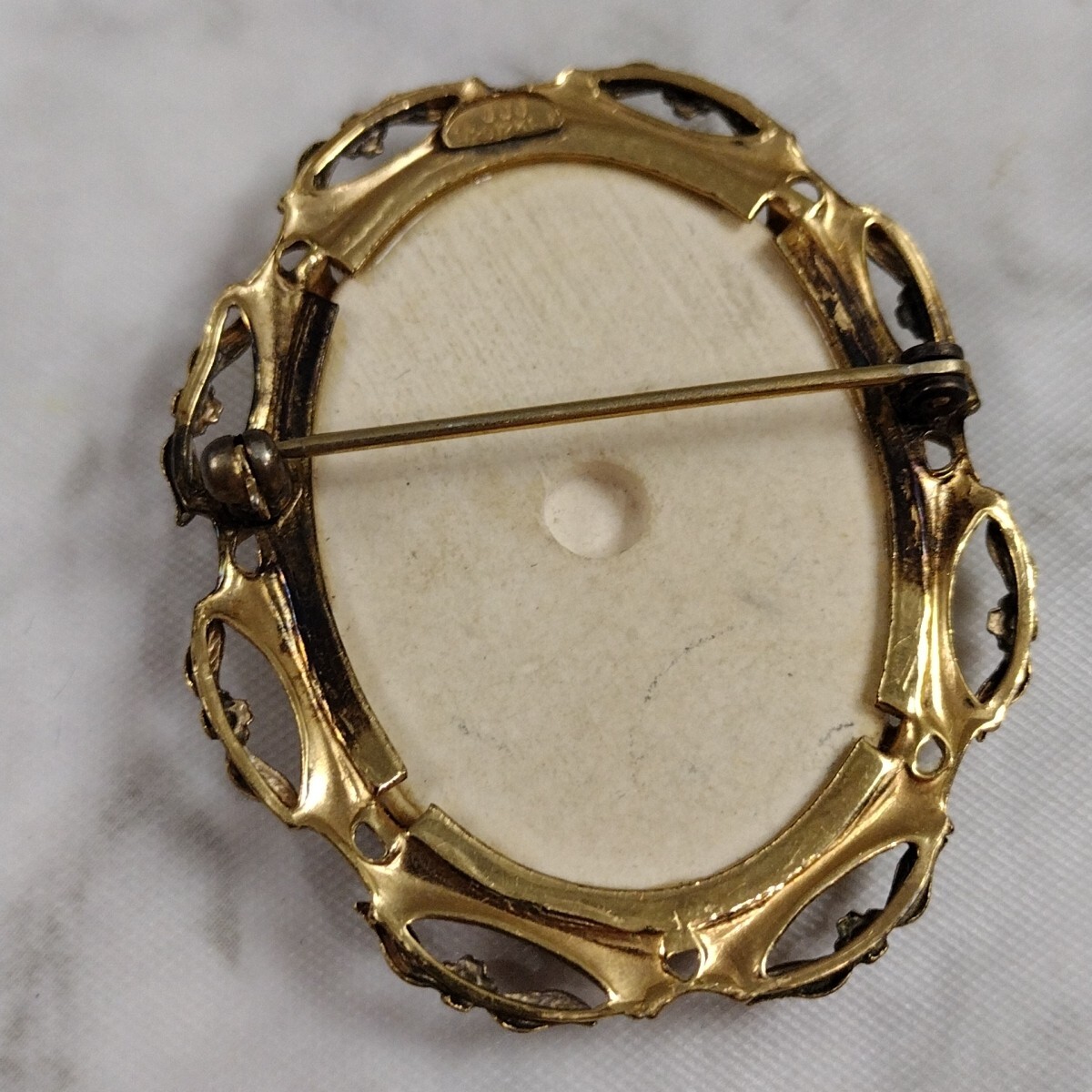 Vintage Jjj 1/20 12kgf Gold Filled Flower Cameo Brooch Pin