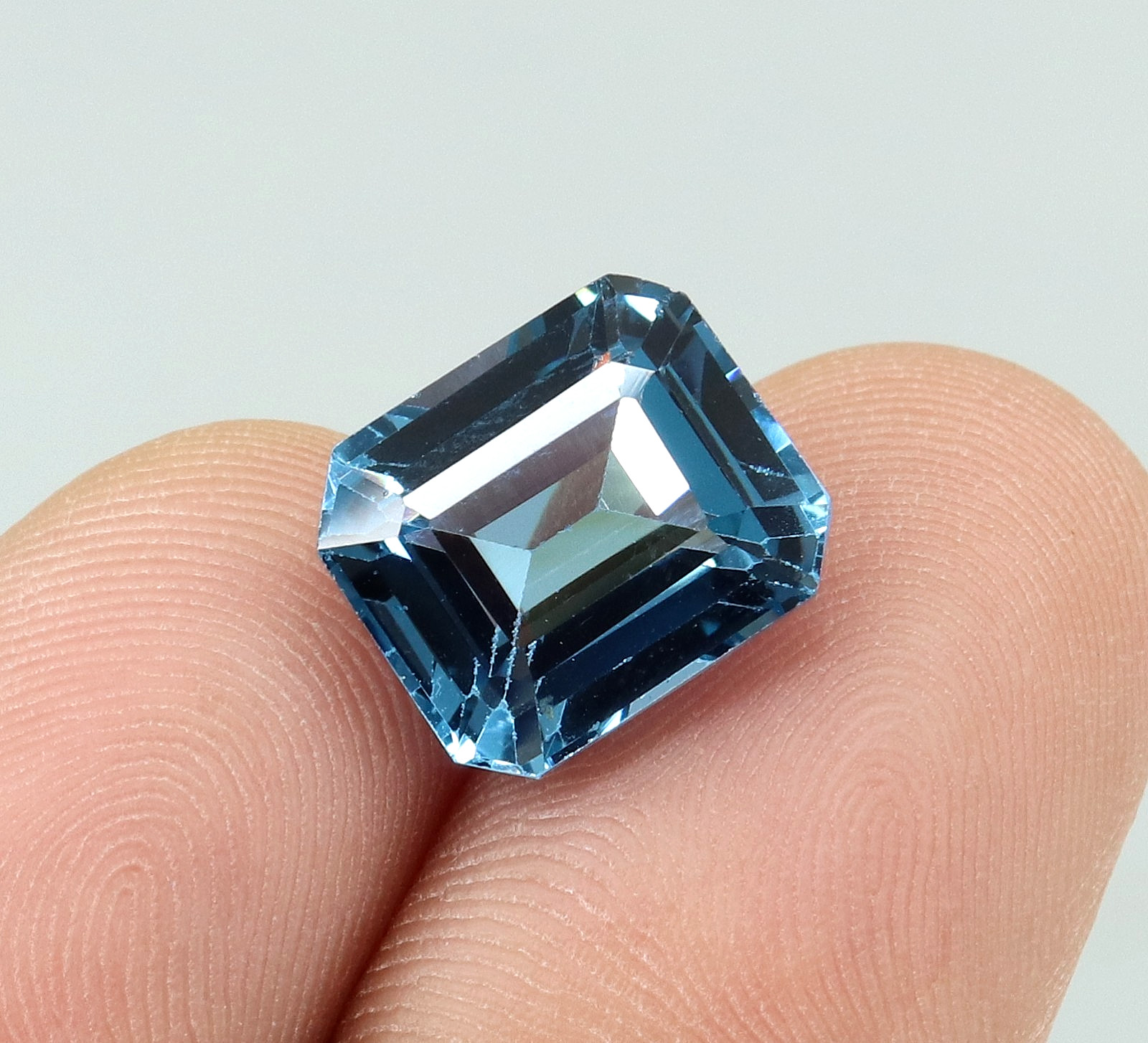 Natural 7.75 Ct Museum Blue Aquamarine Emerald Cut Certified Loose Gemstone