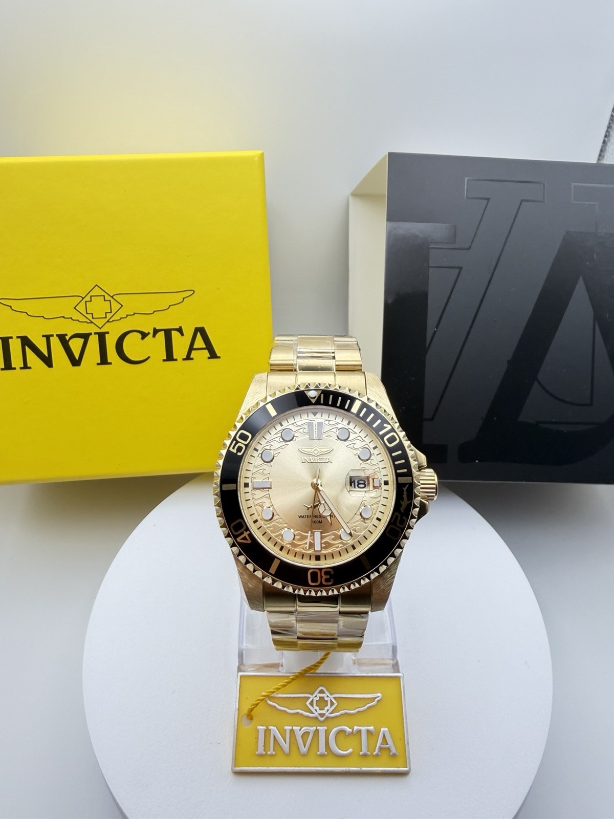 30025- Invicta Pro Diver Currentwave Men’s Watch- 43mm Watch – Gold