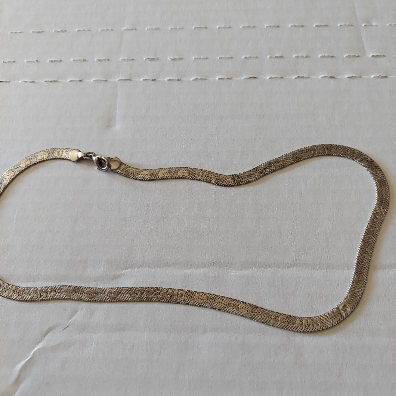 TE AMO Vintage Silver Tone Metal Herringbone 1/4 Inch Wide Necklace 18 Inch Long