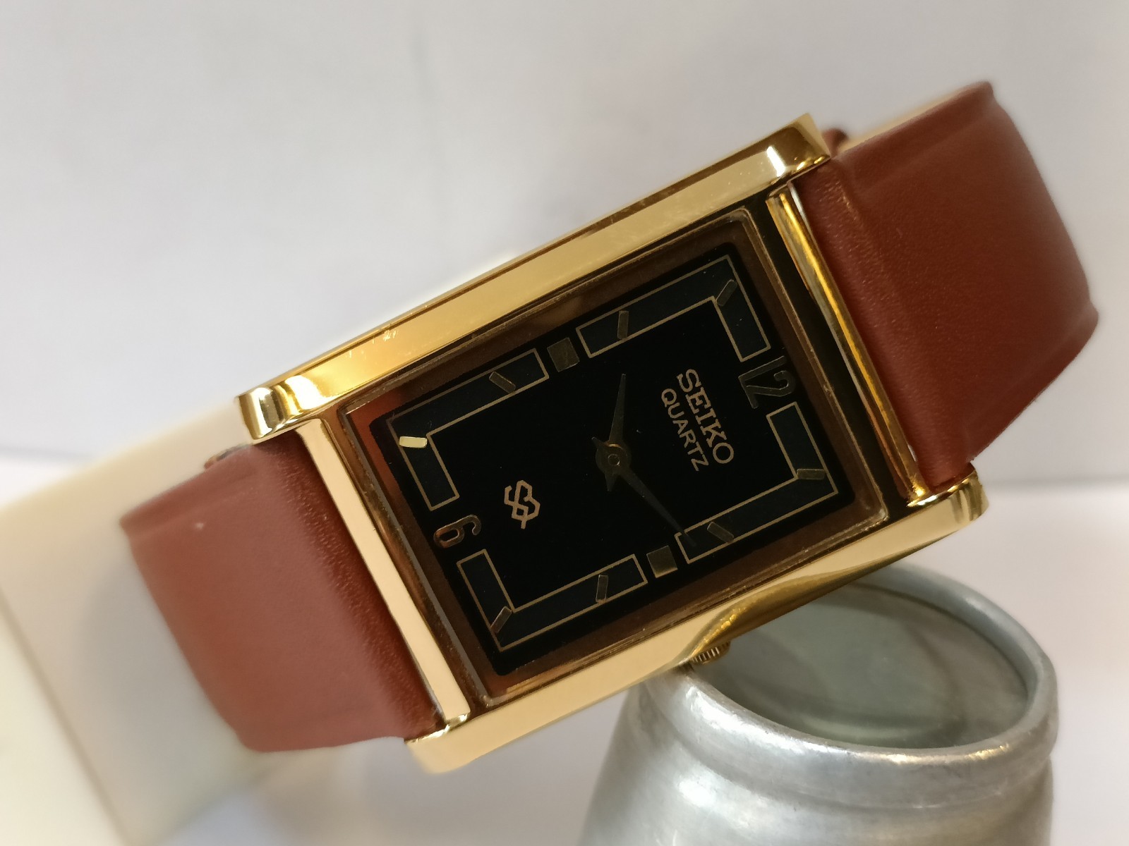 VINTAGE SEIKO SLIM QUARTZ BLACK DIAL JAPAN MEN’S WORKING DRESS WATCH
